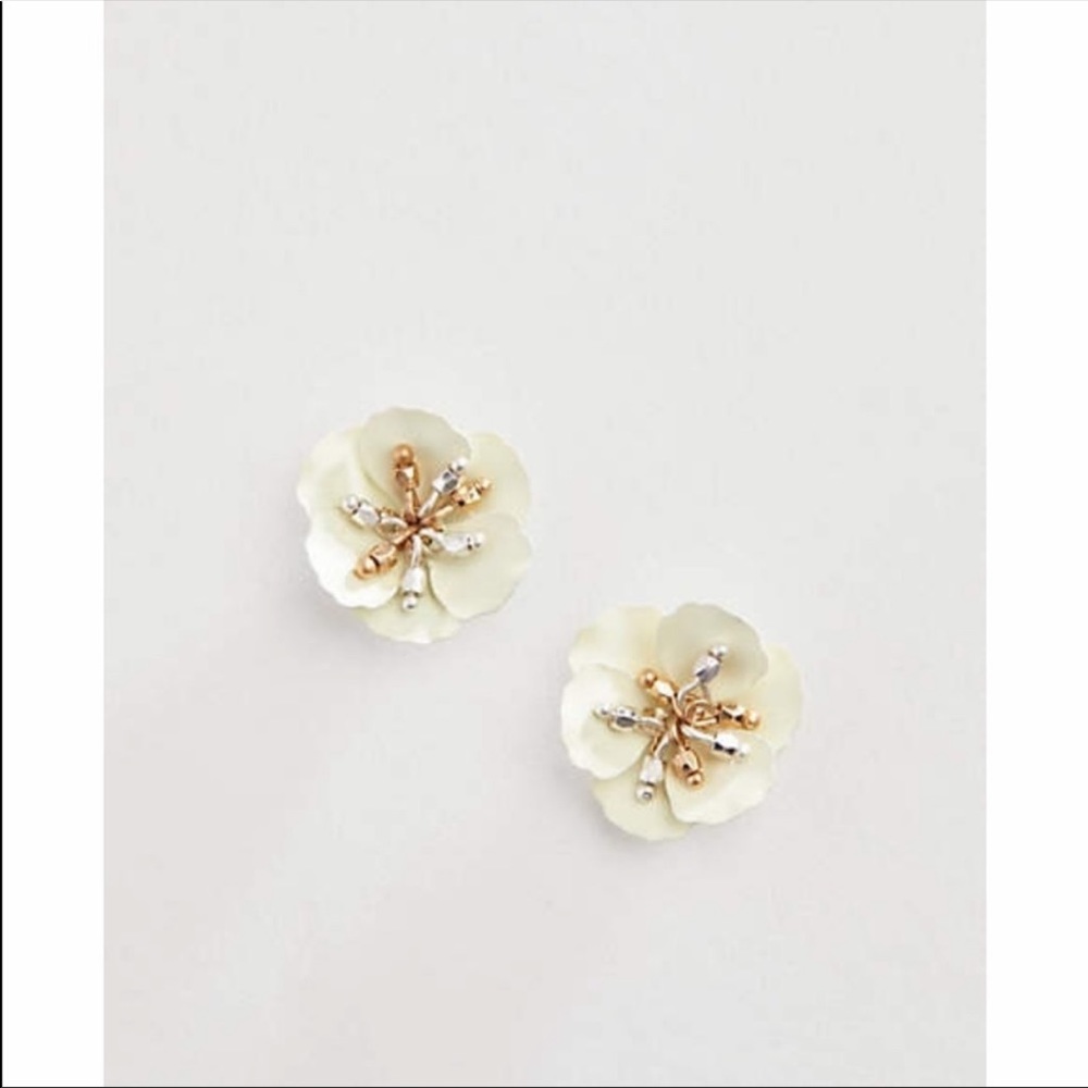 J.jill painted flowers stud earring in ivory color size 1”